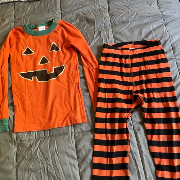 Hanna Andersson pumpkin Halloween pajamas size 6-7 - Picture 5 of 5